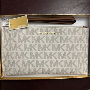 Michael Kors wristlet